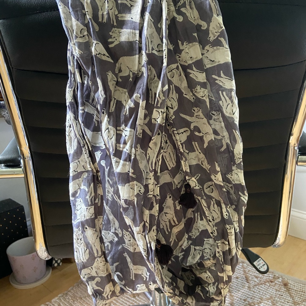 NWOT Vera Bradley Wolf Scarf